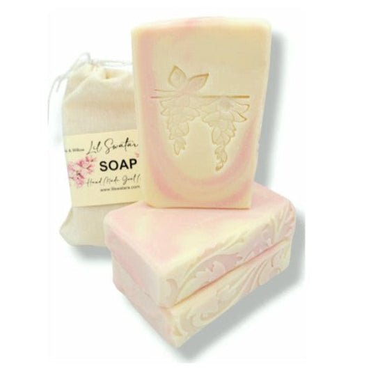 Silky goat milk soap with lilac bloom, willow greens, water lily, and soft musk. A powdery floral spring bar for sensitive skin and daily comfort.