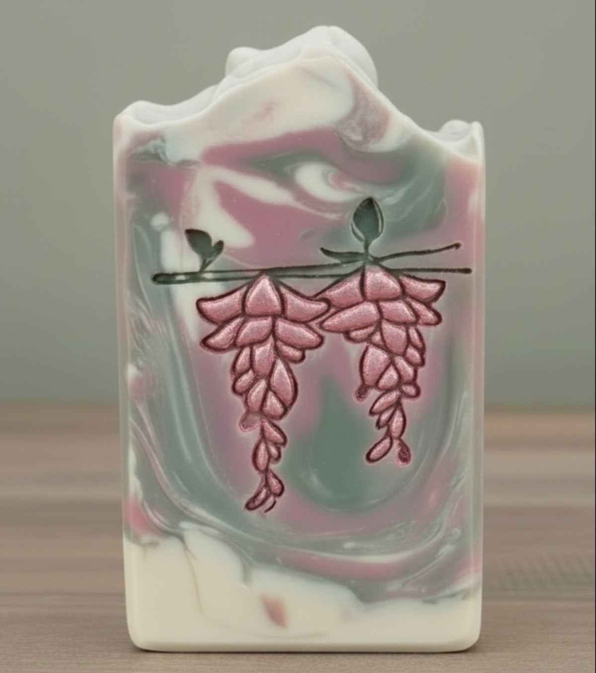 LARGE SOAP STAMP – Lilac Wisteria Botanical Spring Floral Design Creates LARGE, crisp Lilac or Wisteria impressions with elegant botanical detail. Ideal for spring soaps, floral gift sets, garden‑themed batches, and artisan market collections.