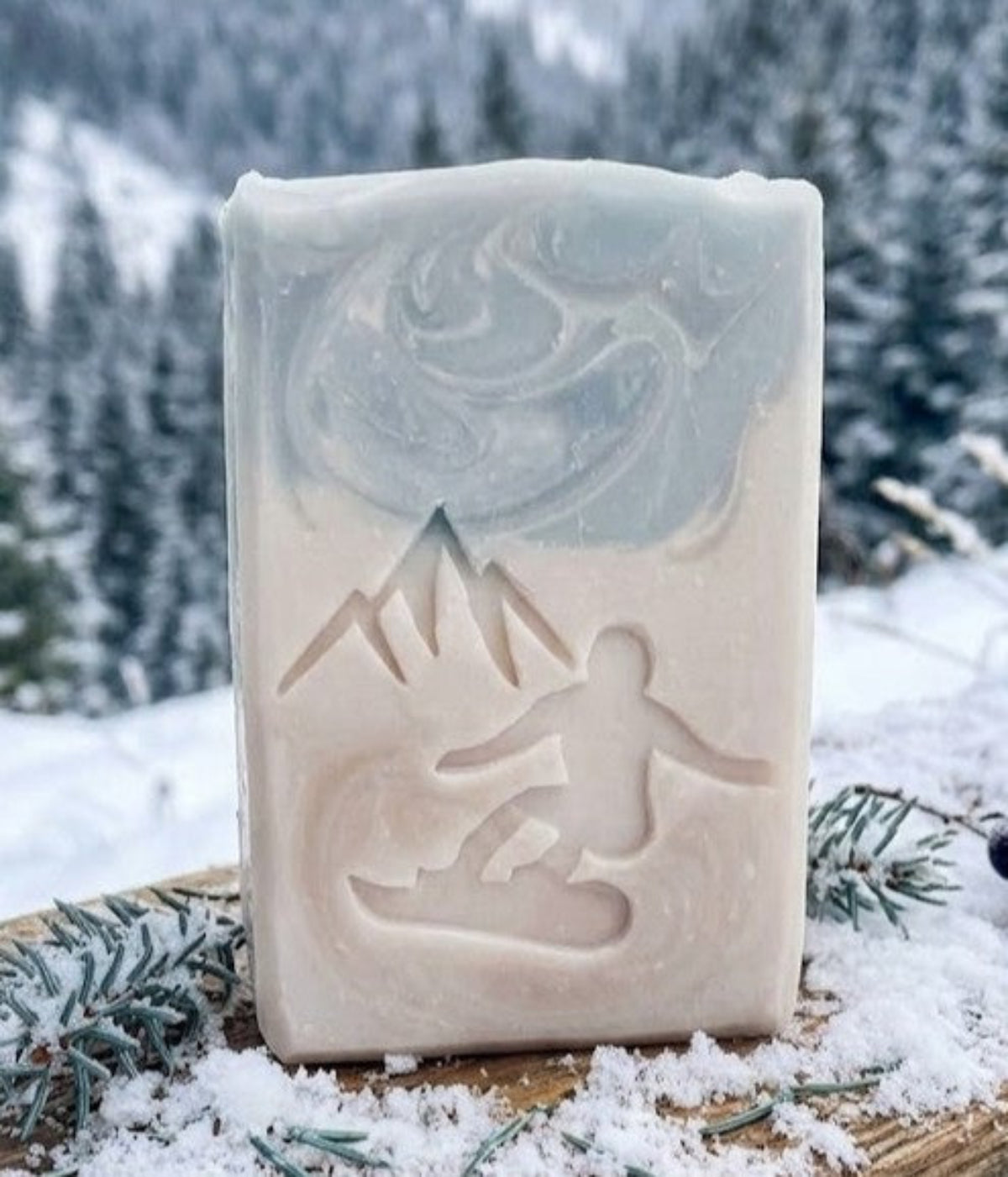 LARGE SOAP STAMP – Snowboarding Mountains Winter Sports Adventure Design Creates LARGE, crisp impressions featuring a snowboarder carving down snowy peaks, perfect for winter sports soaps, ski lodge gift sets, mountain themed artisan batches, and adventurous seasonal collections.