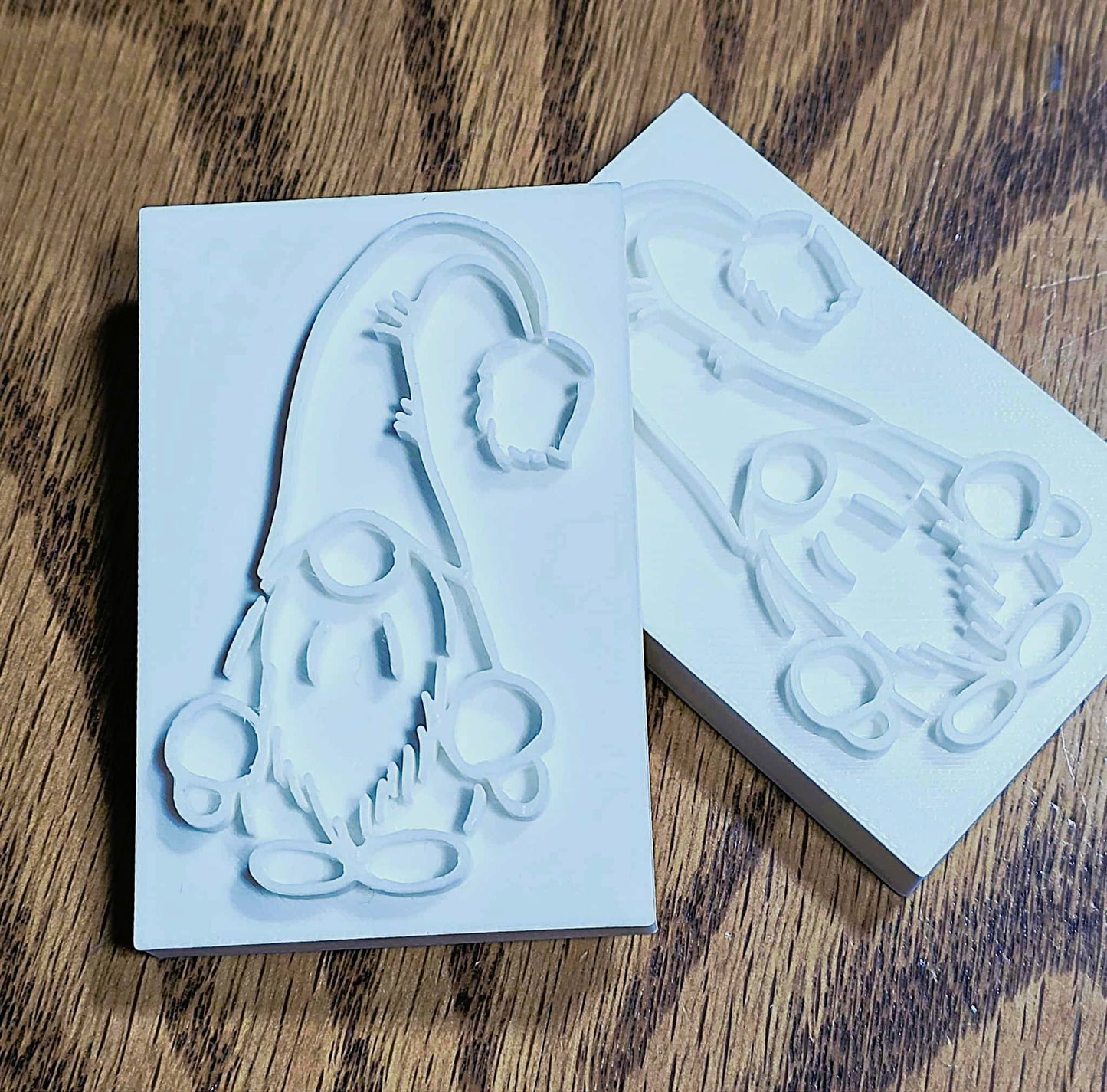 Transform your winter soap creations with our festive Gnome or Elf soap stamp! This professional-quality tool crafts crisp, rustic impressions that capture the cozy charm of holiday magic.